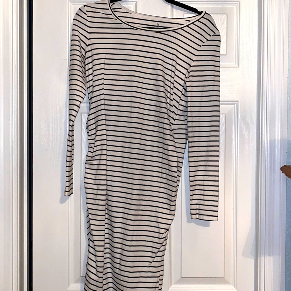 NWOT Belle Sky black & white maternity dress size M